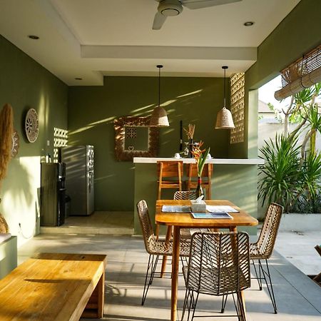 Kiki Village Bathtub And Living Room Canggu Buitenkant foto