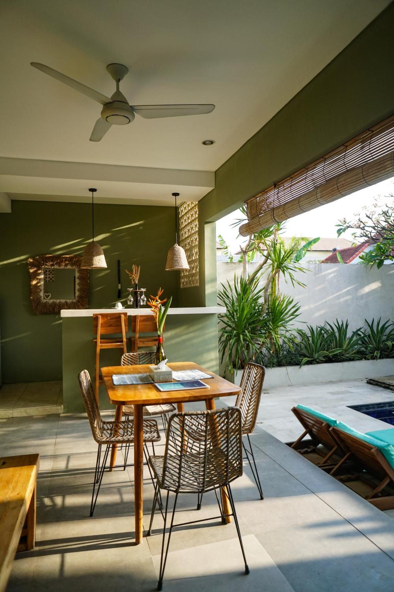 Kiki Village Bathtub And Living Room Canggu Buitenkant foto