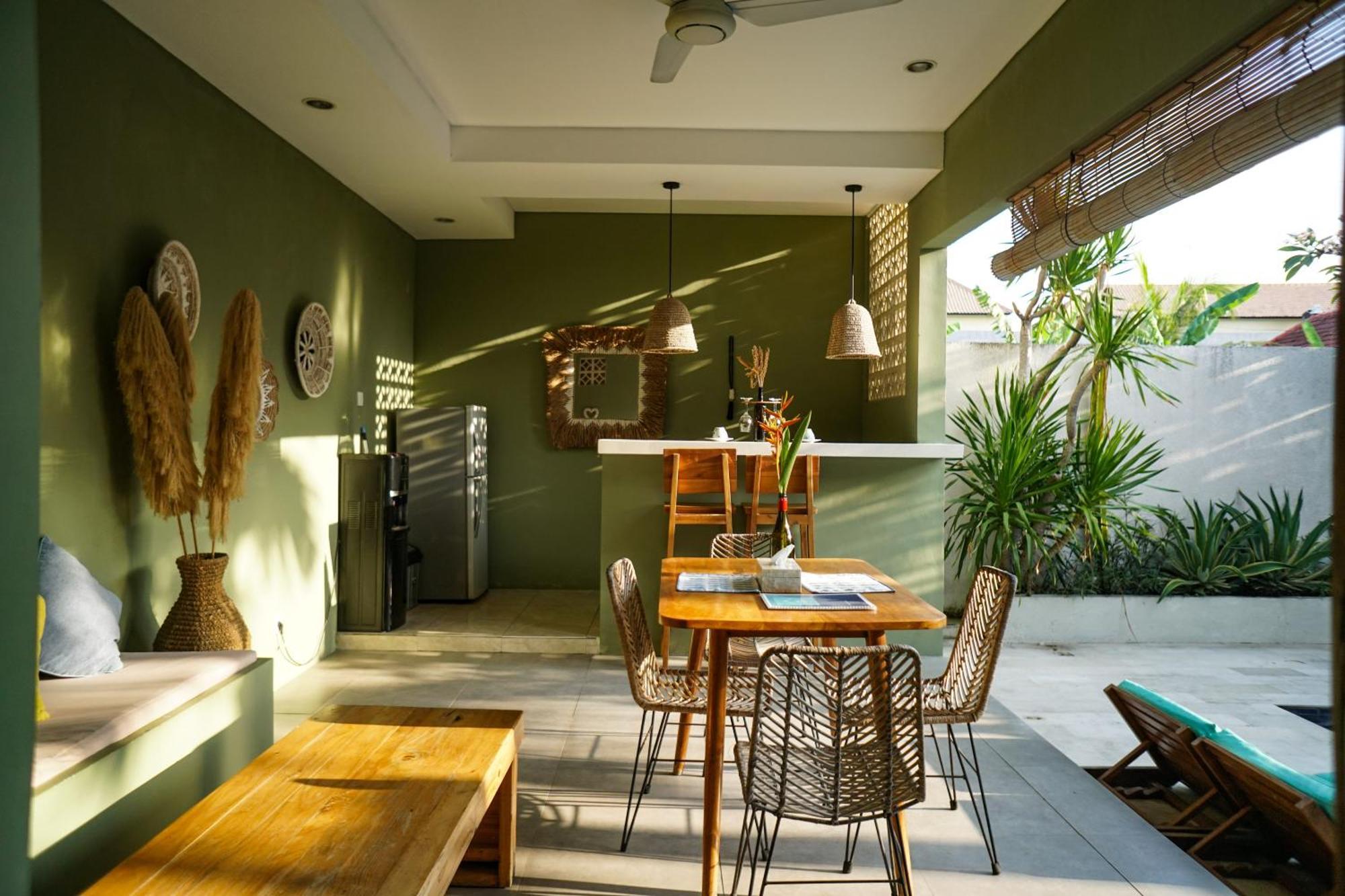 Kiki Village Bathtub And Living Room Canggu Buitenkant foto